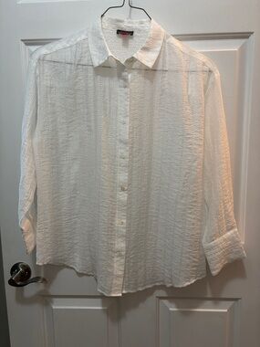 Vince Camuto White Textured Semi sheer Button-Up Blouse S EUC